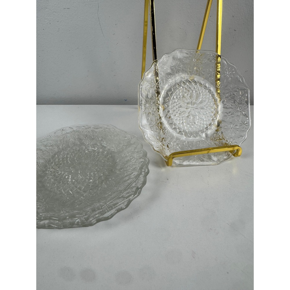 Vintage‎ Clear Pressed Glass Floral Starburst Scalloped 6 Inch Plates Set of 4